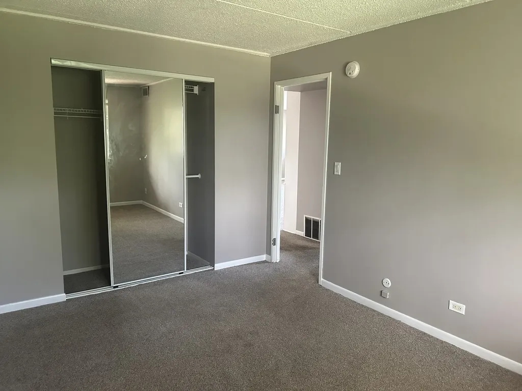 5S070 Pebblewood Lane Naperville IL 60563