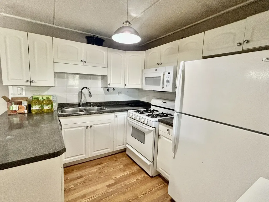 5S070 Pebblewood Lane Naperville IL 60563