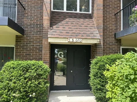 5S070 Pebblewood Lane Naperville IL 60563