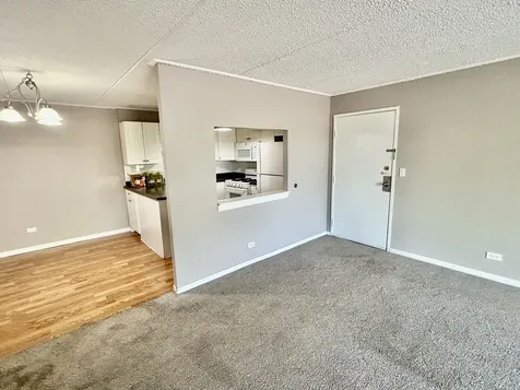 5S070 Pebblewood Lane Naperville IL 60563