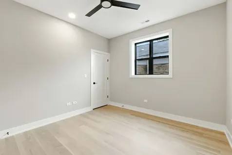 1443 West Roscoe Street Chicago IL 60657