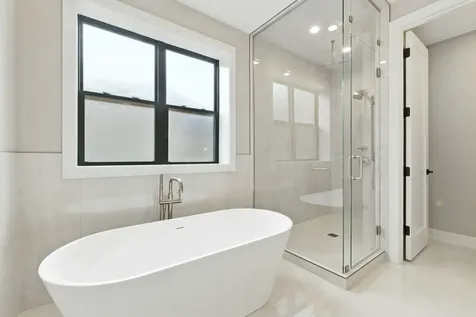 1443 West Roscoe Street Chicago IL 60657