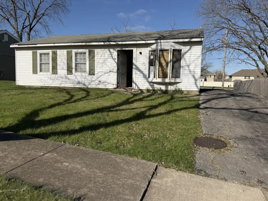 22128 Hawthorne Way Richton Park IL 60471
