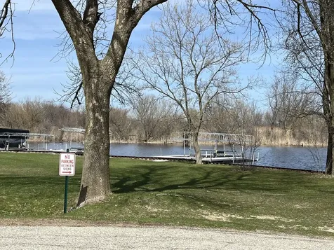 2916 North Bayview Lane Mchenry IL 60051