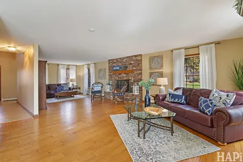 2916 North Bayview Lane Mchenry IL 60051
