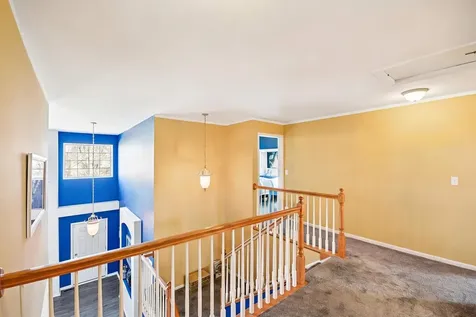 1739 Newbridge Circle Elgin IL 60123