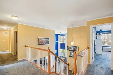 1739 Newbridge Circle Elgin IL 60123