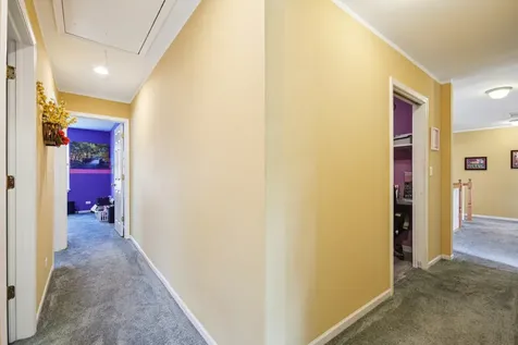 1739 Newbridge Circle Elgin IL 60123