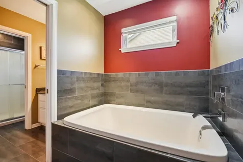 1739 Newbridge Circle Elgin IL 60123