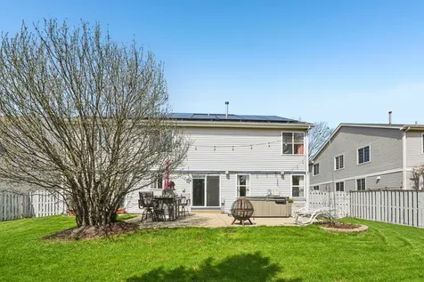 1739 Newbridge Circle Elgin IL 60123