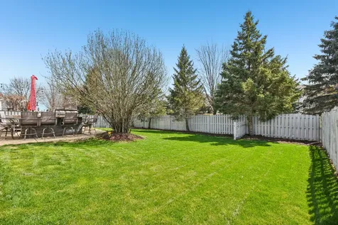 1739 Newbridge Circle Elgin IL 60123