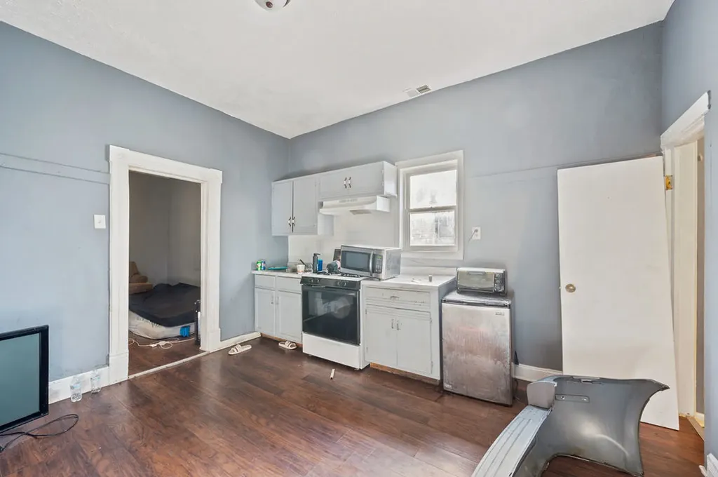 8420 South Burley Avenue Chicago IL 60617