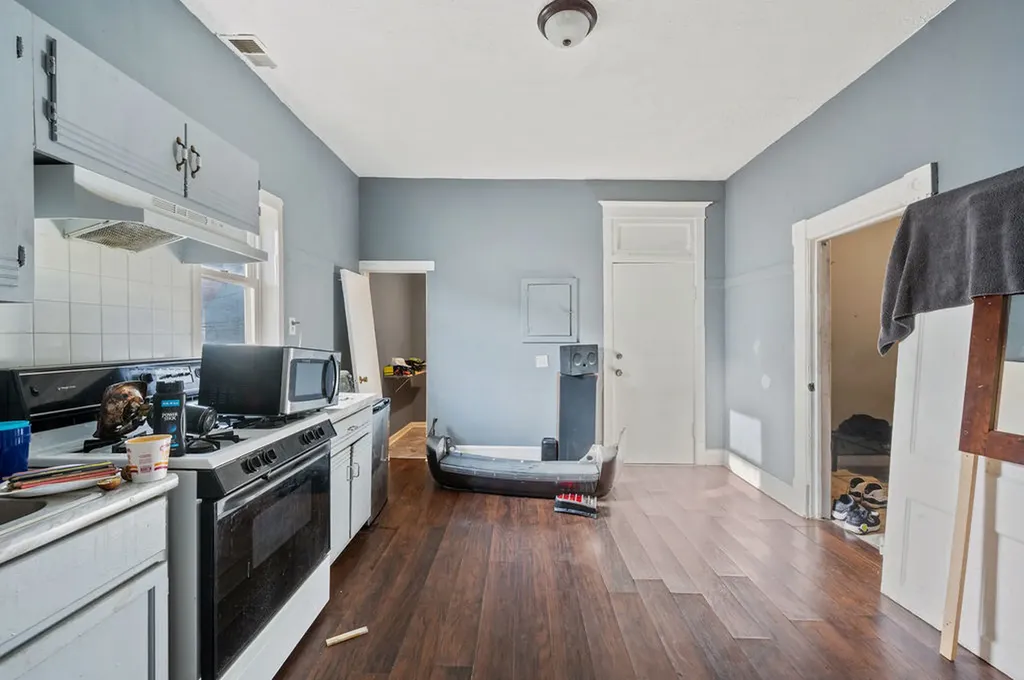 8420 South Burley Avenue Chicago IL 60617