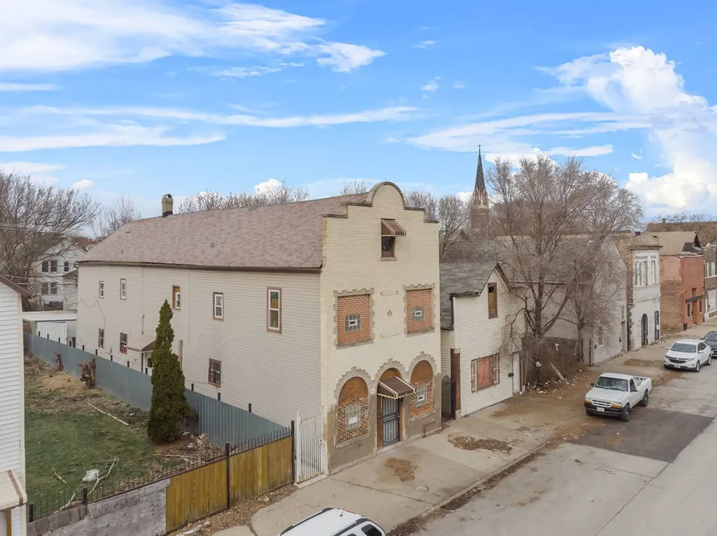 8420 South Burley Avenue Chicago IL 60617