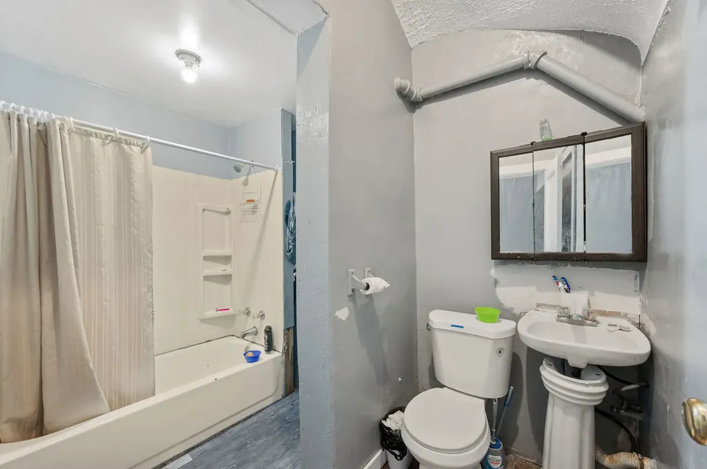 8420 South Burley Avenue Chicago IL 60617