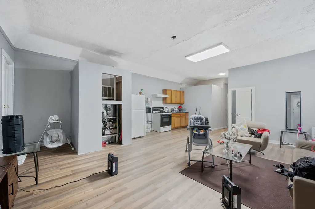 8420 South Burley Avenue Chicago IL 60617