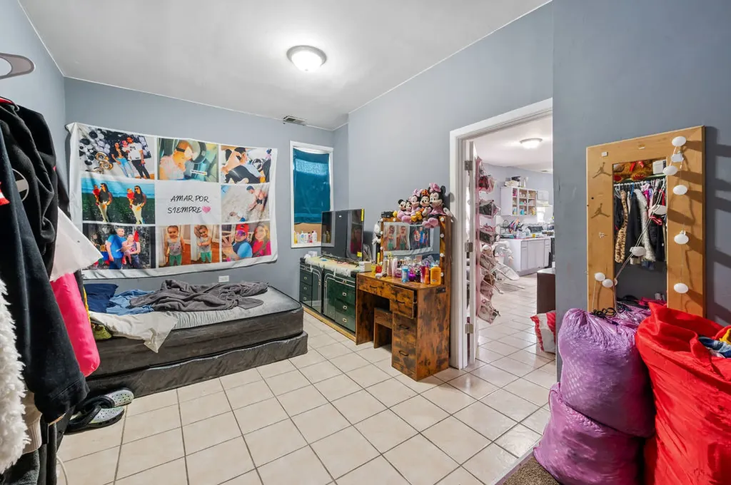 8420 South Burley Avenue Chicago IL 60617