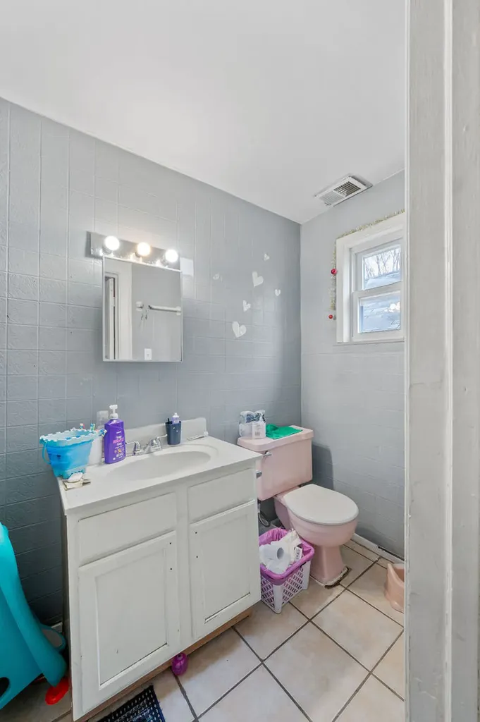 8420 South Burley Avenue Chicago IL 60617