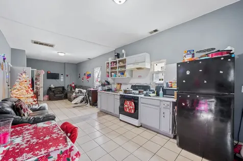 8420 South Burley Avenue Chicago IL 60617