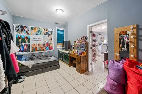 8420 South Burley Avenue Chicago IL 60617