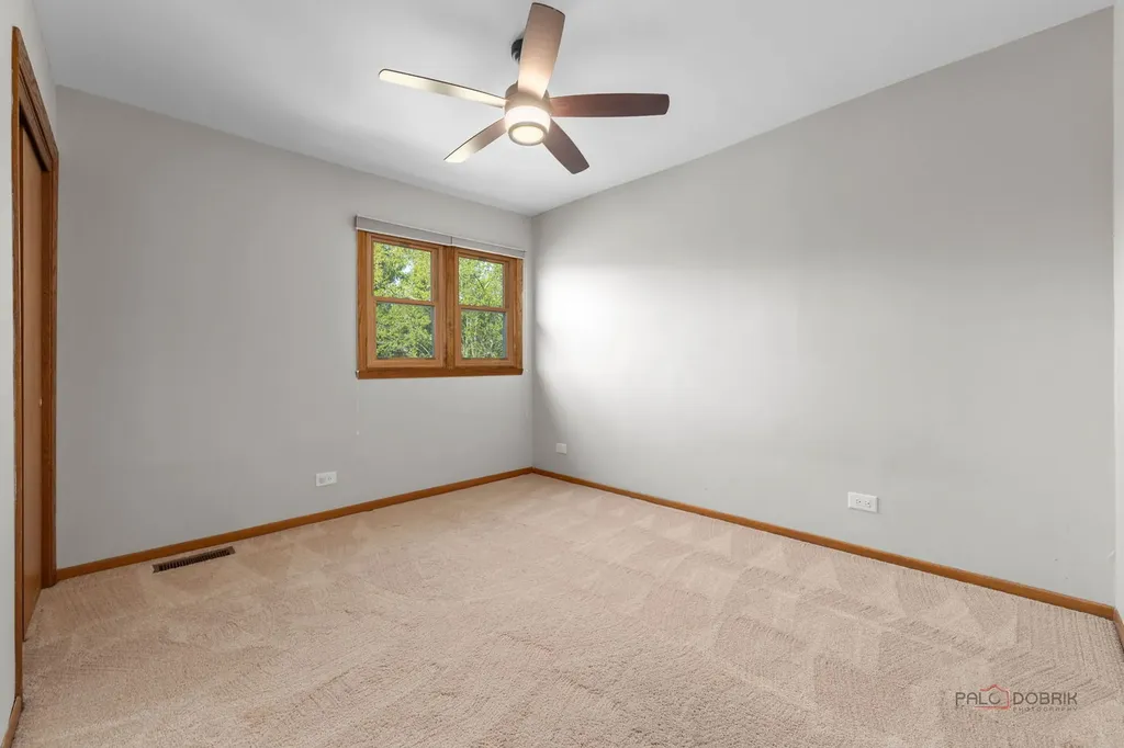 2326 West Weathersfield Way Schaumburg IL 60193