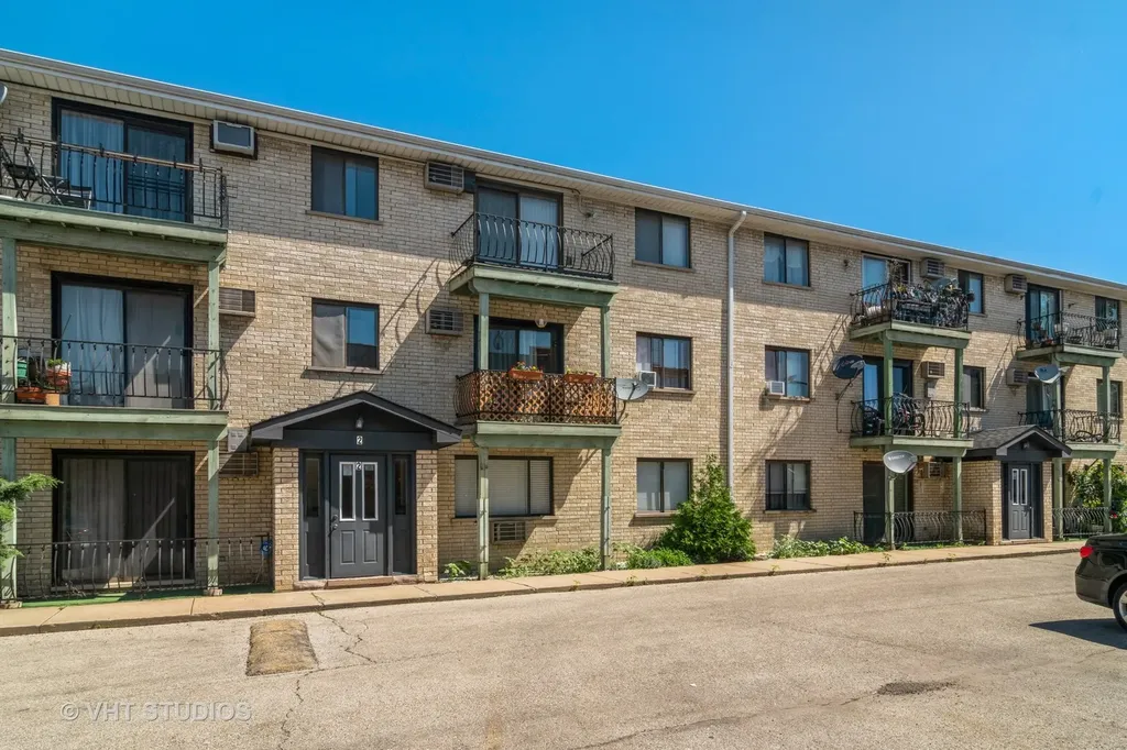 2016 North Harlem Avenue Elmwood Park IL 60707