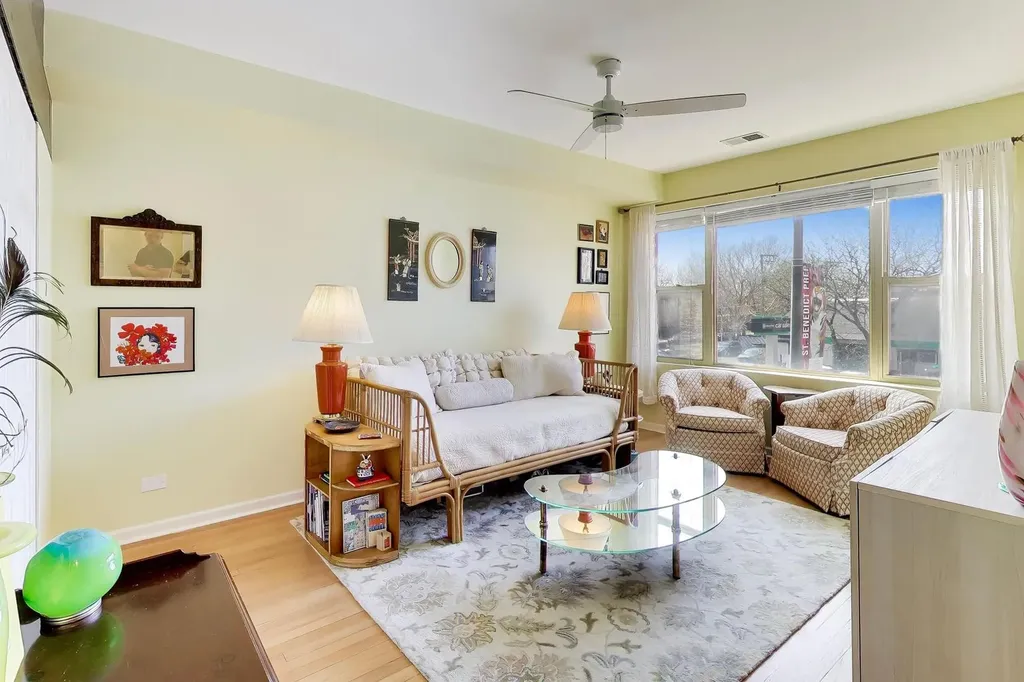 3839 North Western Avenue Chicago IL 60618