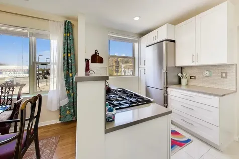 3839 North Western Avenue Chicago IL 60618