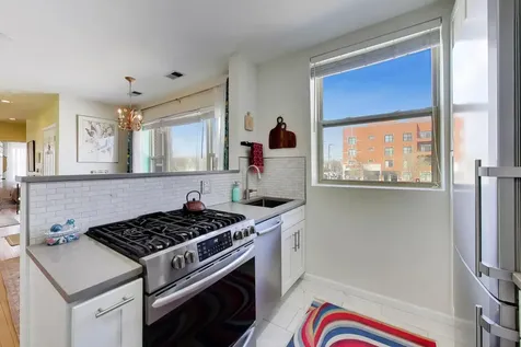3839 North Western Avenue Chicago IL 60618