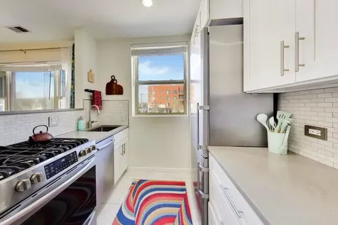 3839 North Western Avenue Chicago IL 60618