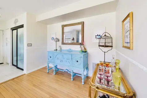 3839 North Western Avenue Chicago IL 60618