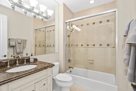 575 Stable Lane Lake Forest IL 60045