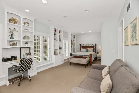 575 Stable Lane Lake Forest IL 60045