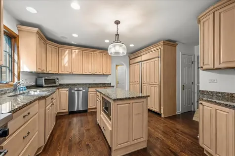 860 Heather Road Deerfield IL 60015