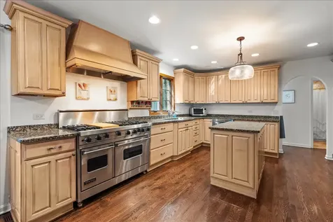 860 Heather Road Deerfield IL 60015