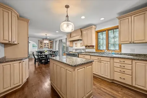 860 Heather Road Deerfield IL 60015
