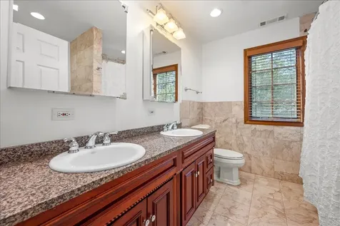 860 Heather Road Deerfield IL 60015