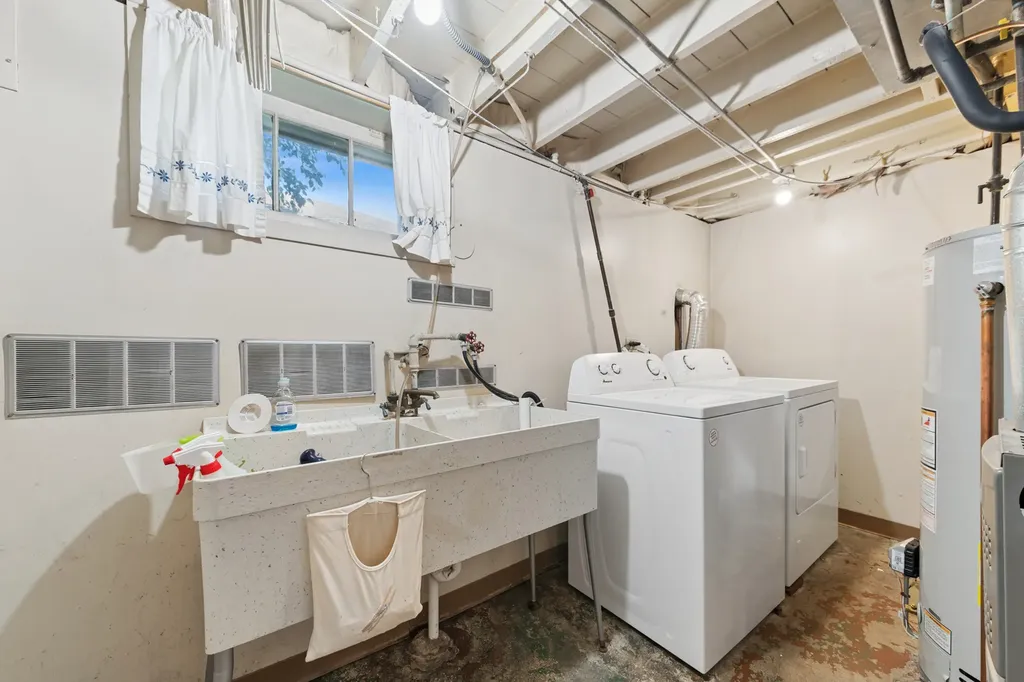 6948 West Berwyn Avenue Chicago IL 60656