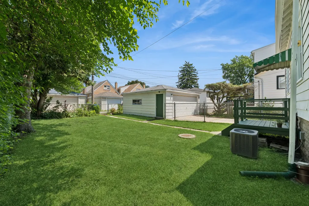6948 West Berwyn Avenue Chicago IL 60656