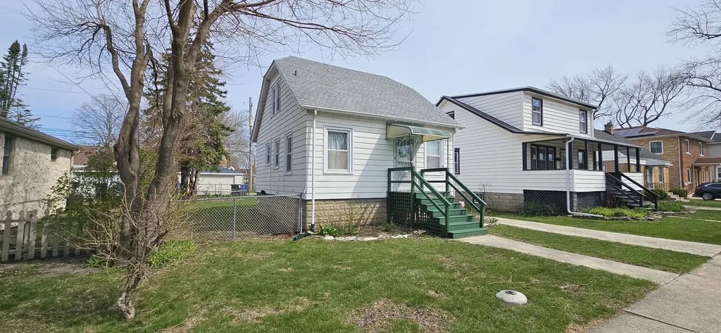 6948 West Berwyn Avenue Chicago IL 60656