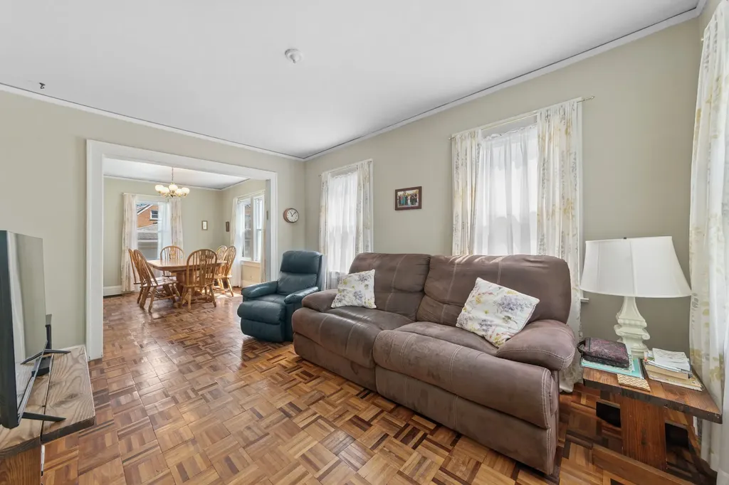 6948 West Berwyn Avenue Chicago IL 60656