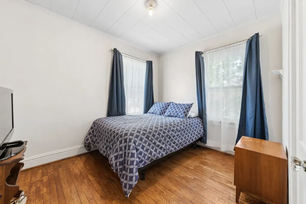 6948 West Berwyn Avenue Chicago IL 60656