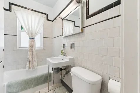 6948 West Berwyn Avenue Chicago IL 60656