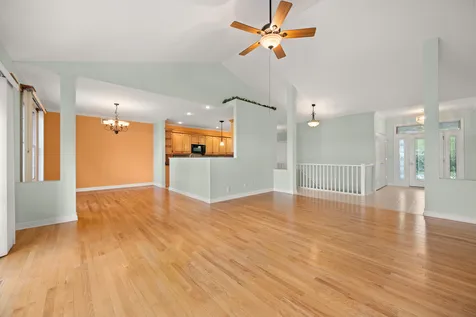 223 Quinlan Avenue Dekalb IL 60115