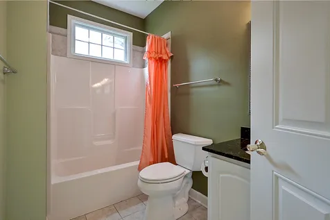 223 Quinlan Avenue Dekalb IL 60115