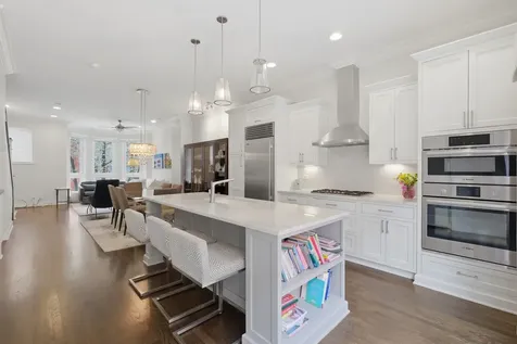 449 North Clinton Street Chicago IL 60654