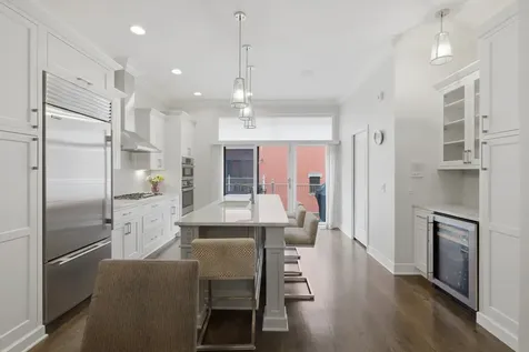 449 North Clinton Street Chicago IL 60654