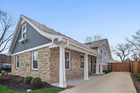 216 East Fremont Avenue Elmhurst IL 60126