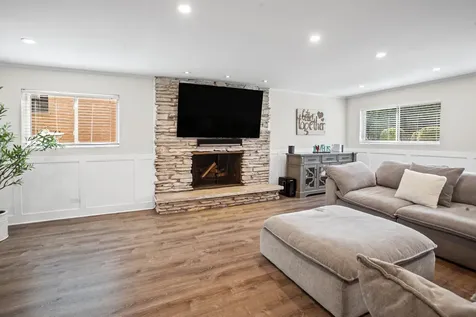 216 East Fremont Avenue Elmhurst IL 60126