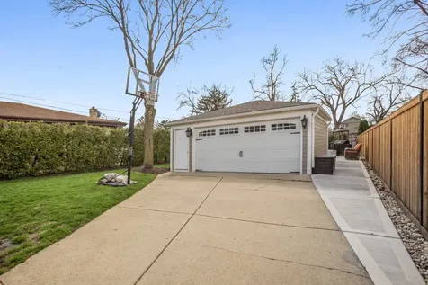 216 East Fremont Avenue Elmhurst IL 60126